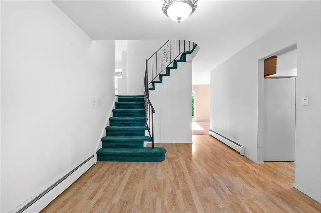 3944 Bea Court Oceanside NY 11572