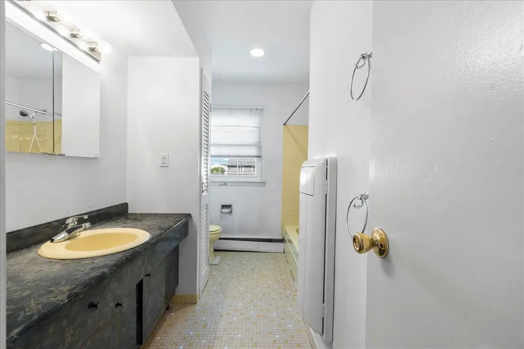 3944 Bea Court Oceanside NY 11572
