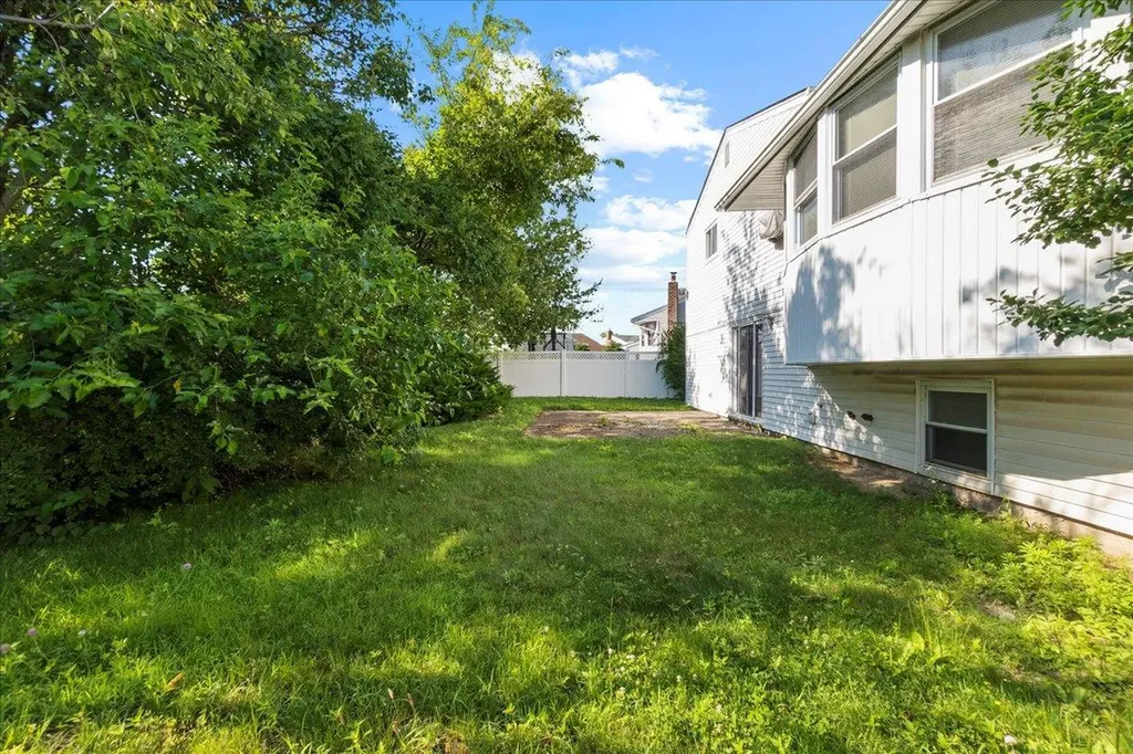 3944 Bea Court Oceanside NY 11572