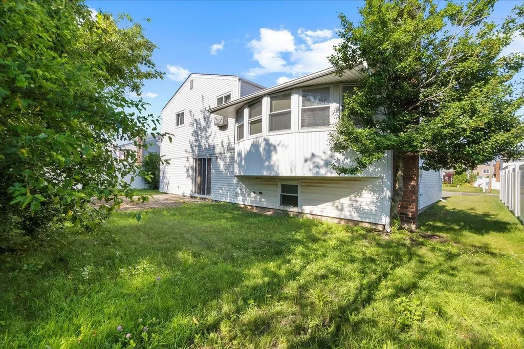 3944 Bea Court Oceanside NY 11572