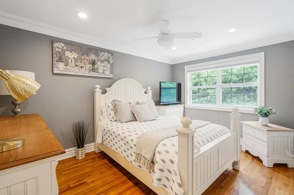103 Paddington Circle Smithtown NY 11787