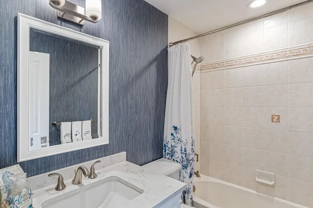103 Paddington Circle Smithtown NY 11787