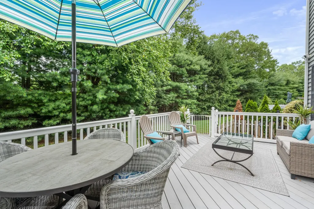 103 Paddington Circle Smithtown NY 11787