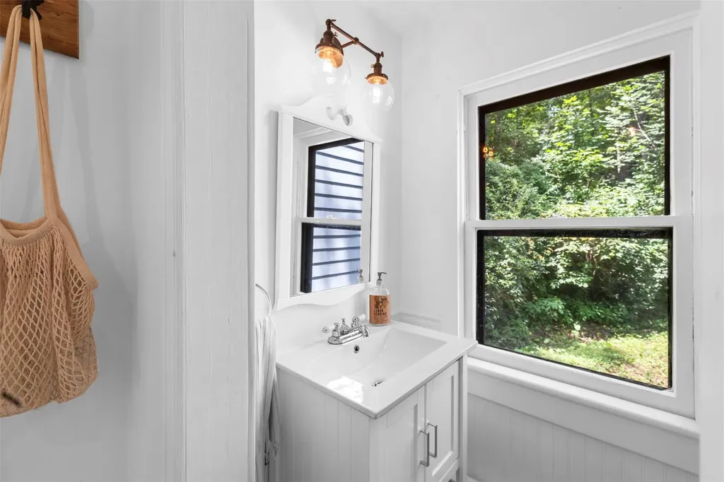 1025 Sawkill Road Kingston NY 12401