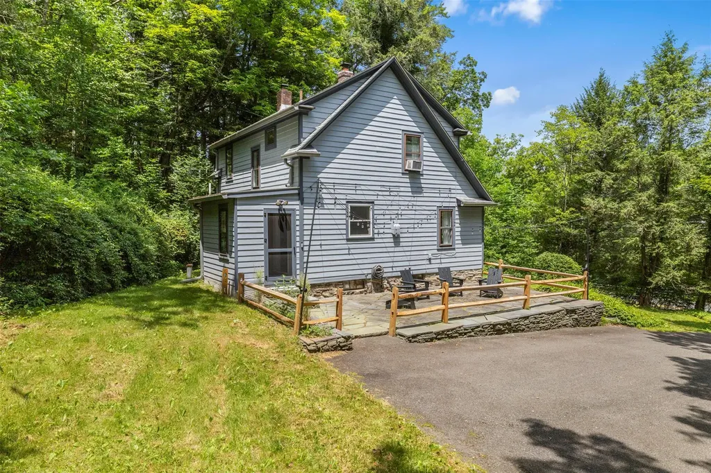 1025 Sawkill Road Kingston NY 12401
