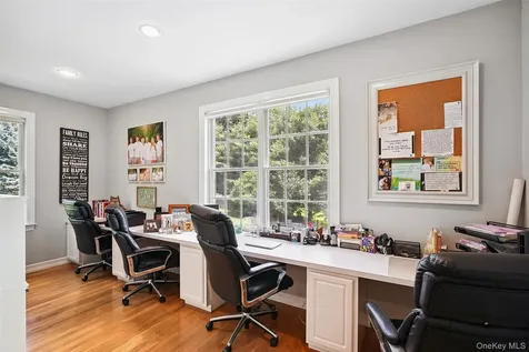 6 Shard Court Katonah NY 10536