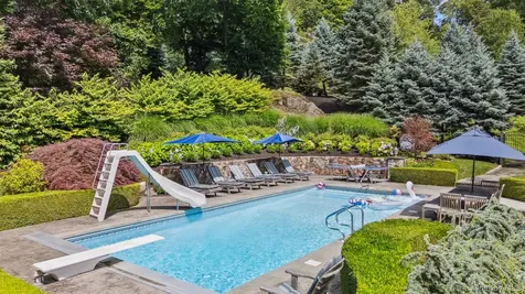 6 Shard Court Katonah NY 10536