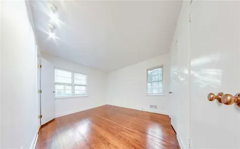 49 Henry Street Scarsdale NY 10583