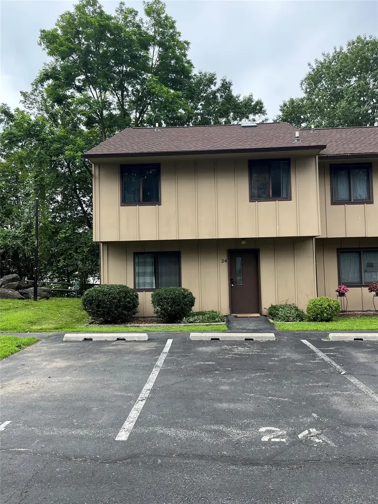 24 Hudson Heights Drive Poughkeepsie NY 12601