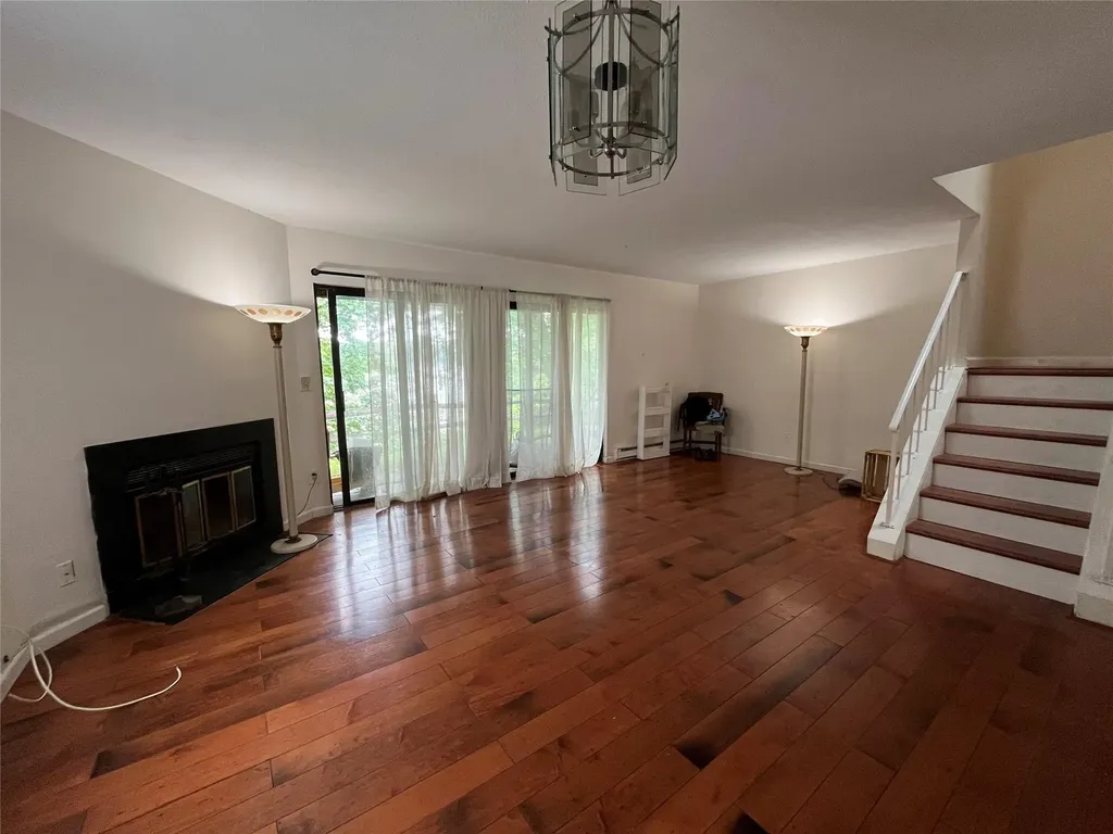 24 Hudson Heights Drive Poughkeepsie NY 12601