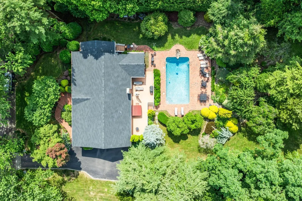 14 Etna Lane Dix Hills NY 11746