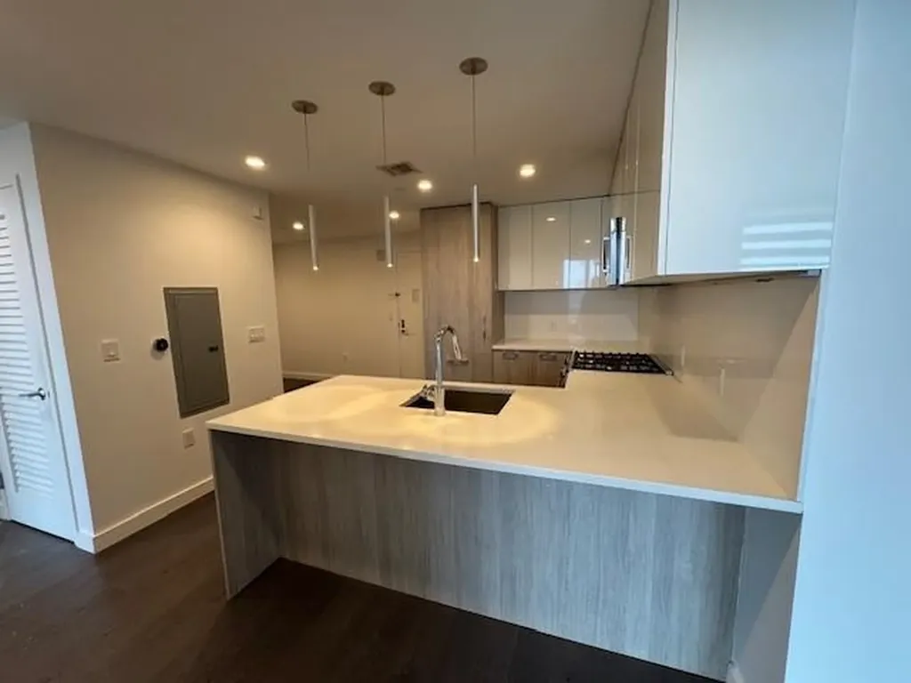 13105 40 Road Flushing NY 11354
