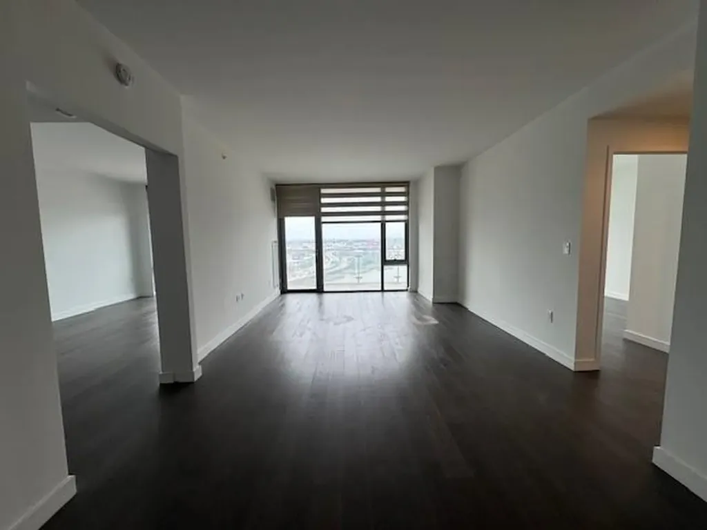 13105 40 Road Flushing NY 11354