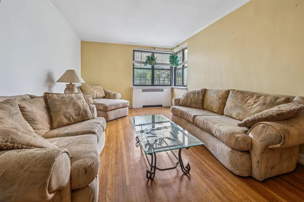 306 E Mosholu Parkway S Bronx NY 10458