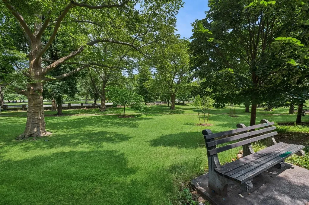 306 E Mosholu Parkway S Bronx NY 10458