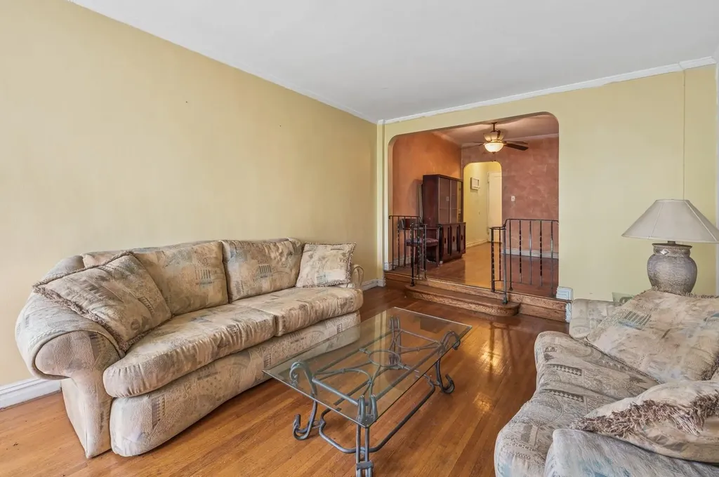 306 E Mosholu Parkway S Bronx NY 10458