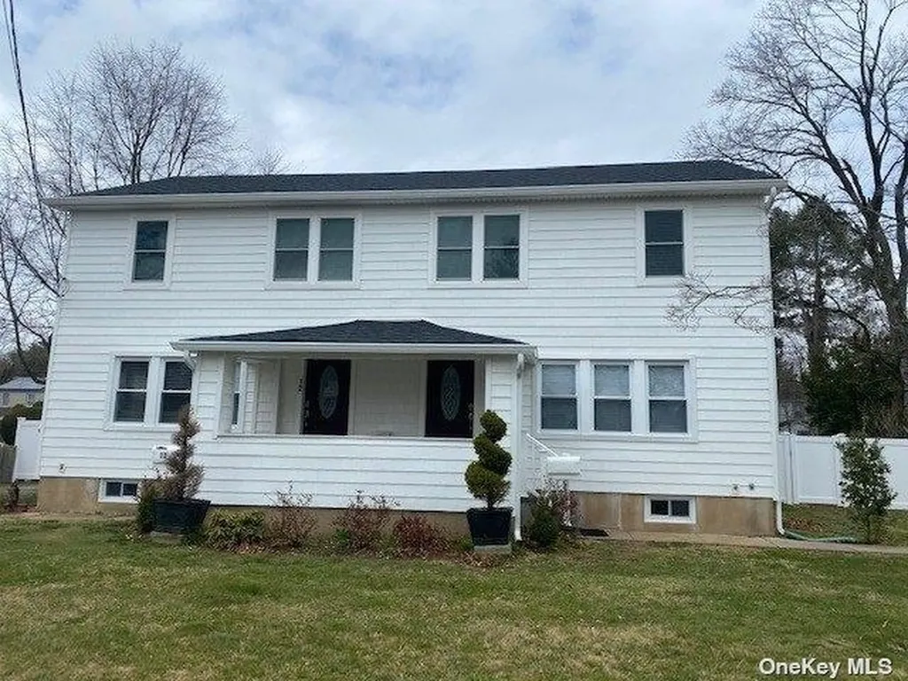 12 Baylis Place Syosset NY 11791