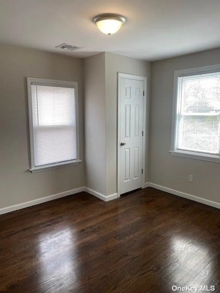 12 Baylis Place Syosset NY 11791