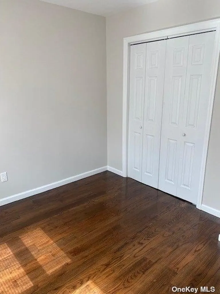 12 Baylis Place Syosset NY 11791