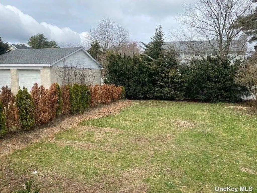 12 Baylis Place Syosset NY 11791