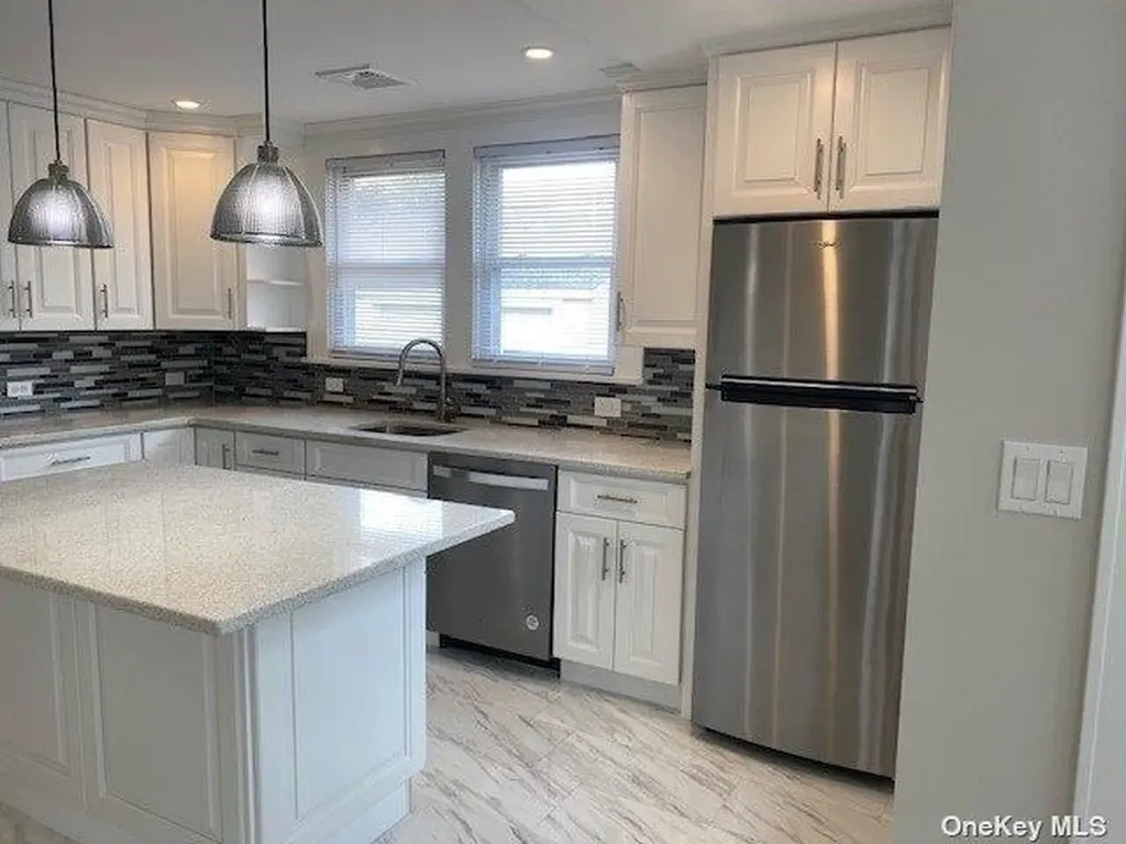 12 Baylis Place Syosset NY 11791