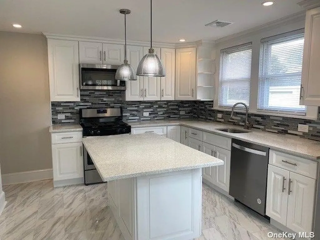 12 Baylis Place Syosset NY 11791