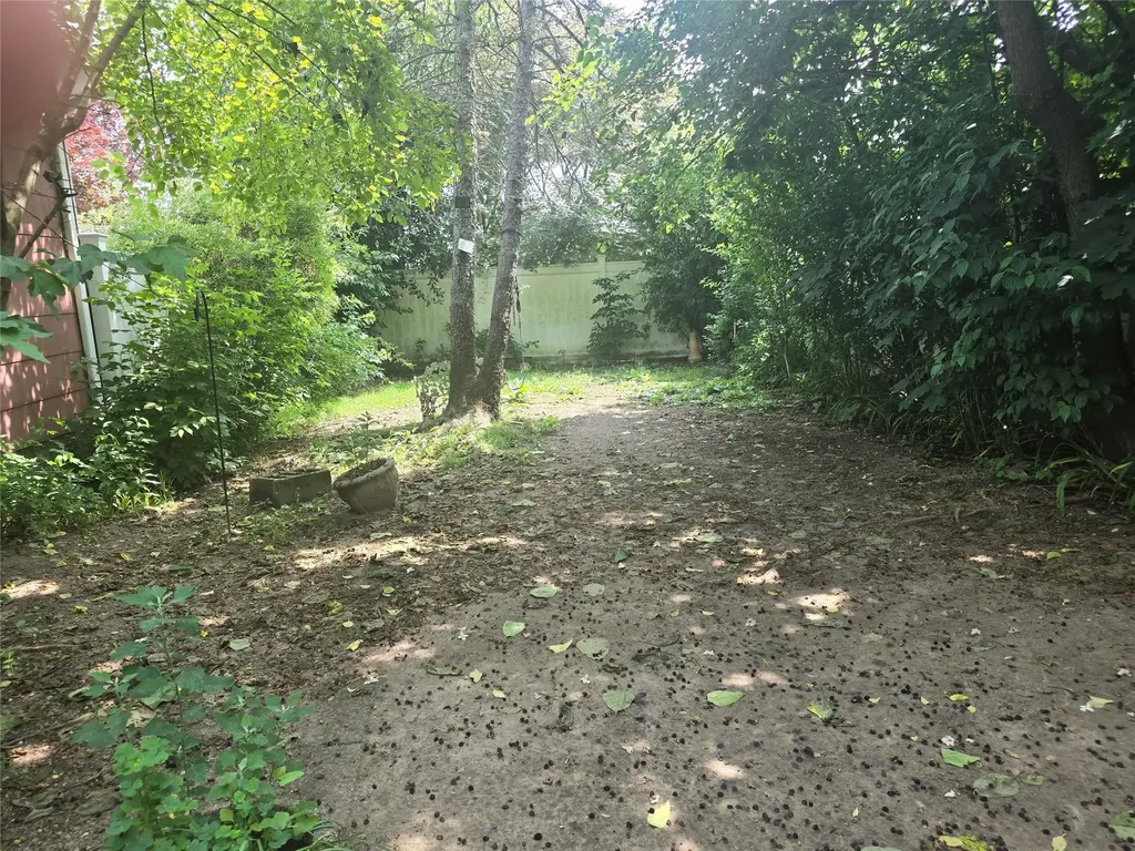 27 Leo Lane Deer Park NY 11729