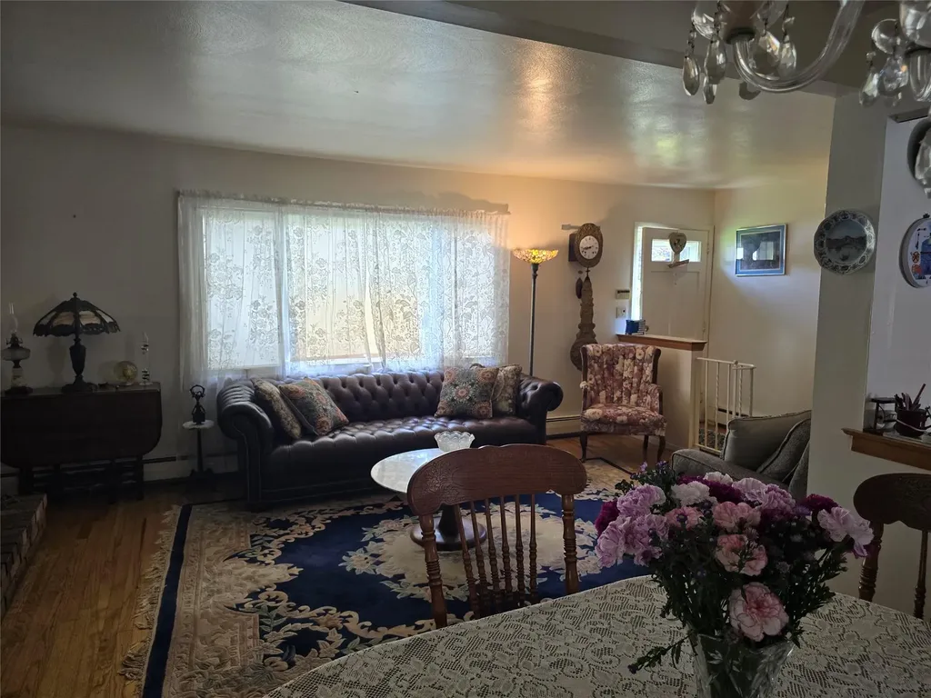 27 Leo Lane Deer Park NY 11729