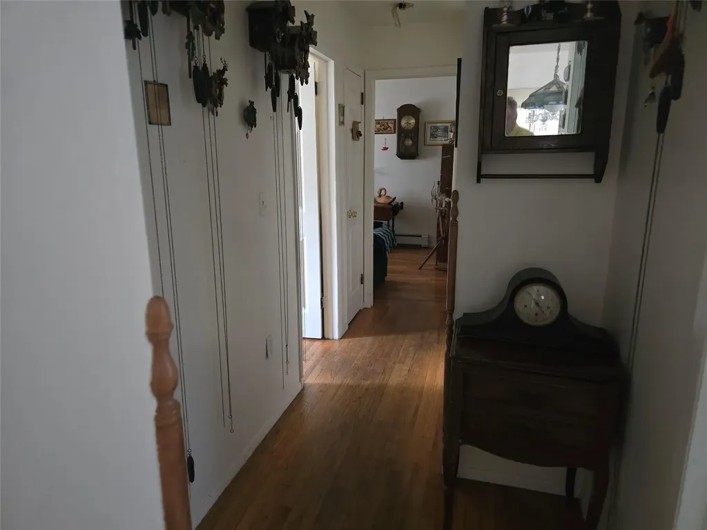 27 Leo Lane Deer Park NY 11729