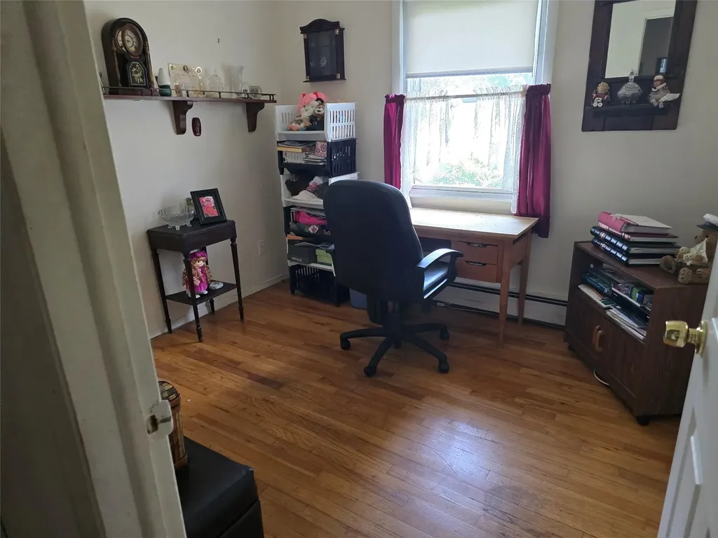 27 Leo Lane Deer Park NY 11729