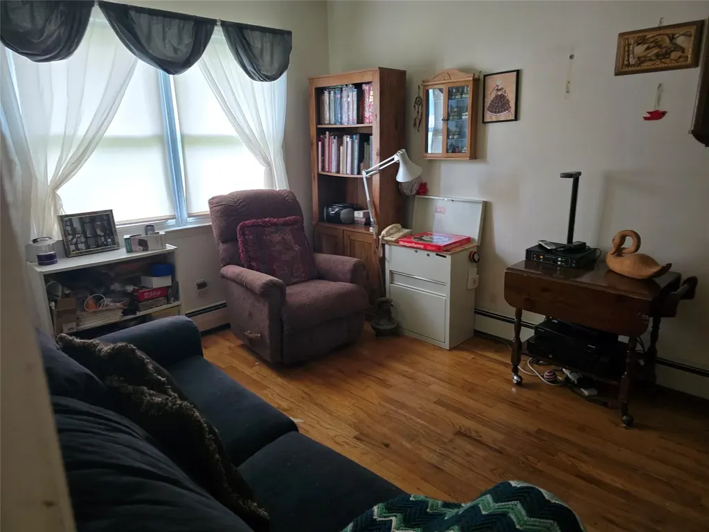 27 Leo Lane Deer Park NY 11729