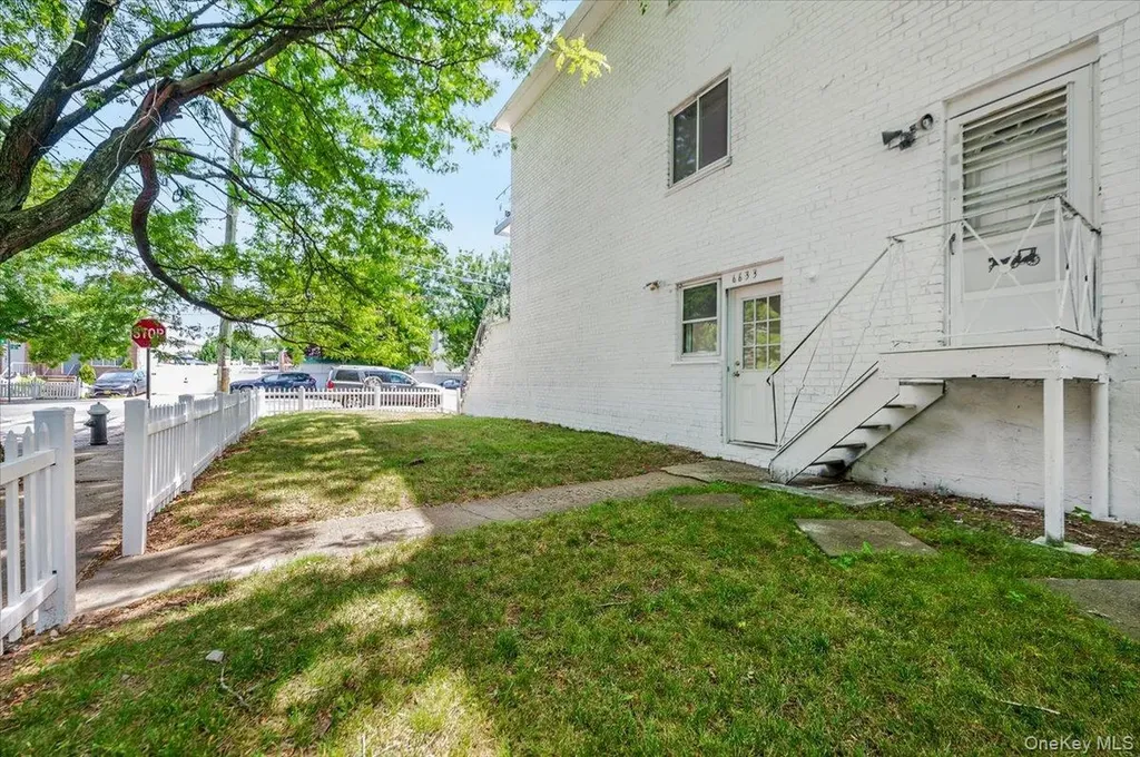6633 Avenue M Brooklyn NY 11234