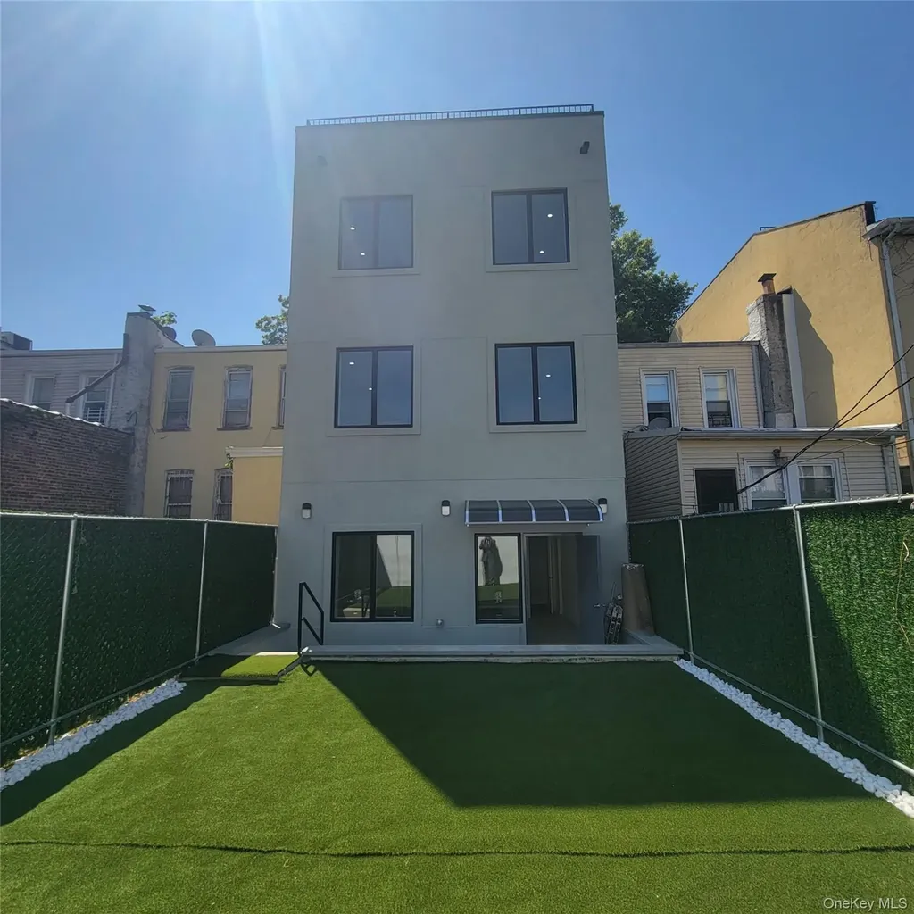 2041 Strauss Street Brooklyn NY 11212