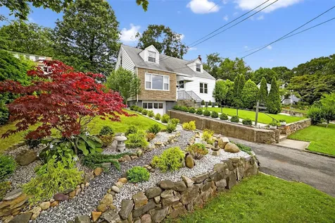 130 Cresthill Road Yonkers NY 10710