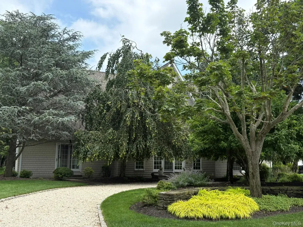 365 Chablis Path Southold NY 11971