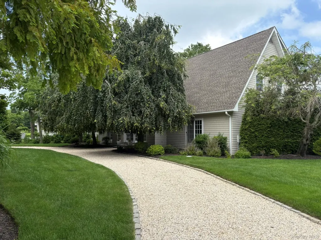 365 Chablis Path Southold NY 11971