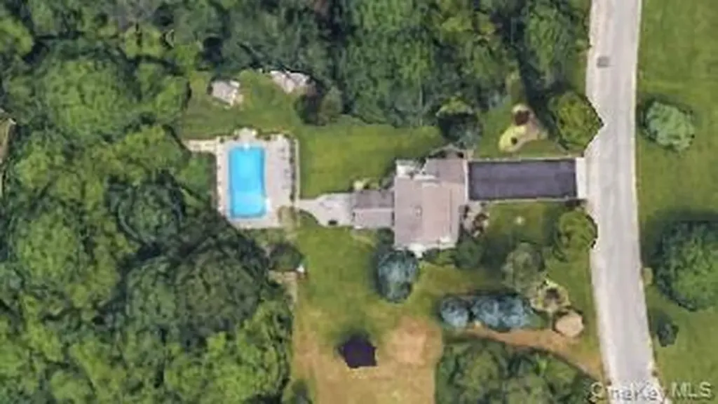 365 Chablis Path Southold NY 11971