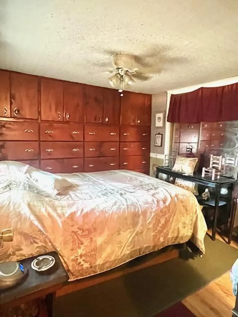 5 Elm Avenue Bay Shore NY 11706