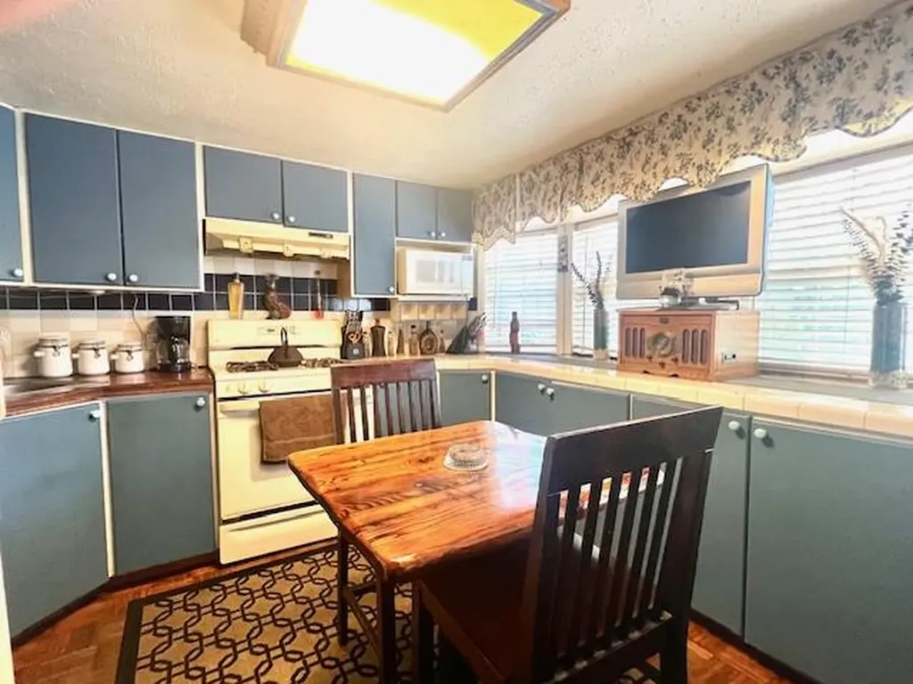5 Elm Avenue Bay Shore NY 11706