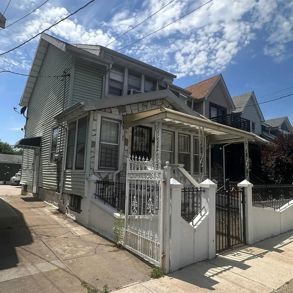 57 Bulwer Place Brooklyn NY 11207