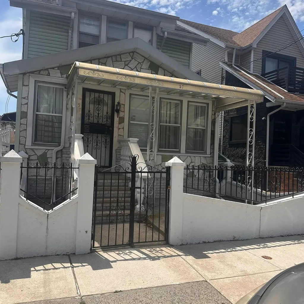 57 Bulwer Place Brooklyn NY 11207