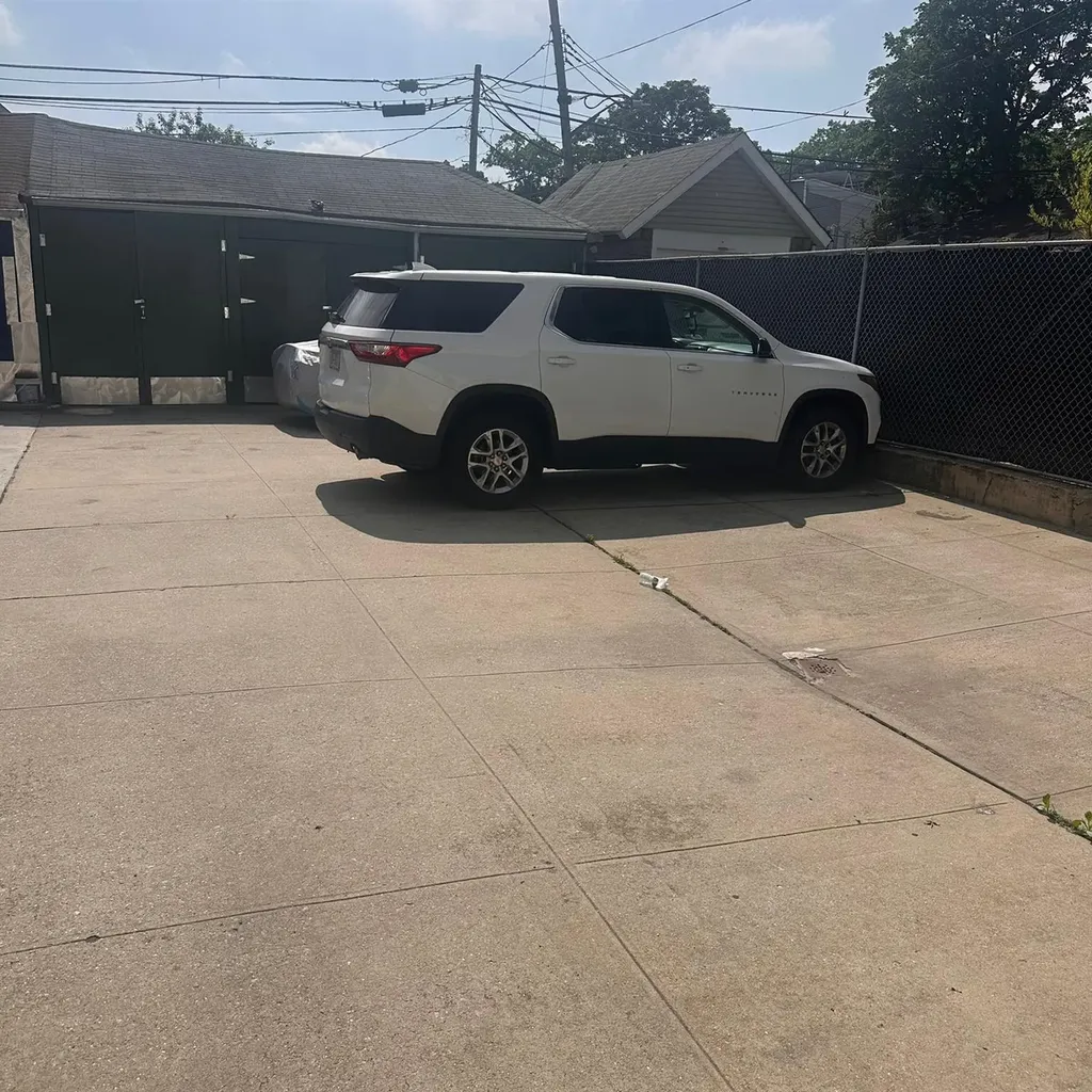 57 Bulwer Place Brooklyn NY 11207