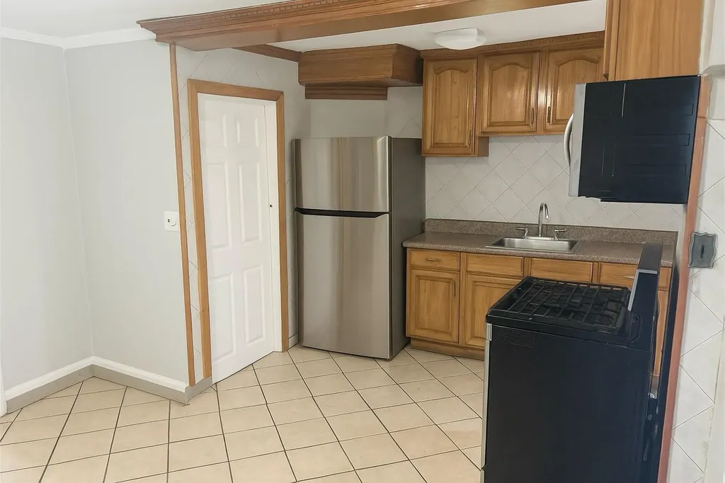 57 Bulwer Place Brooklyn NY 11207