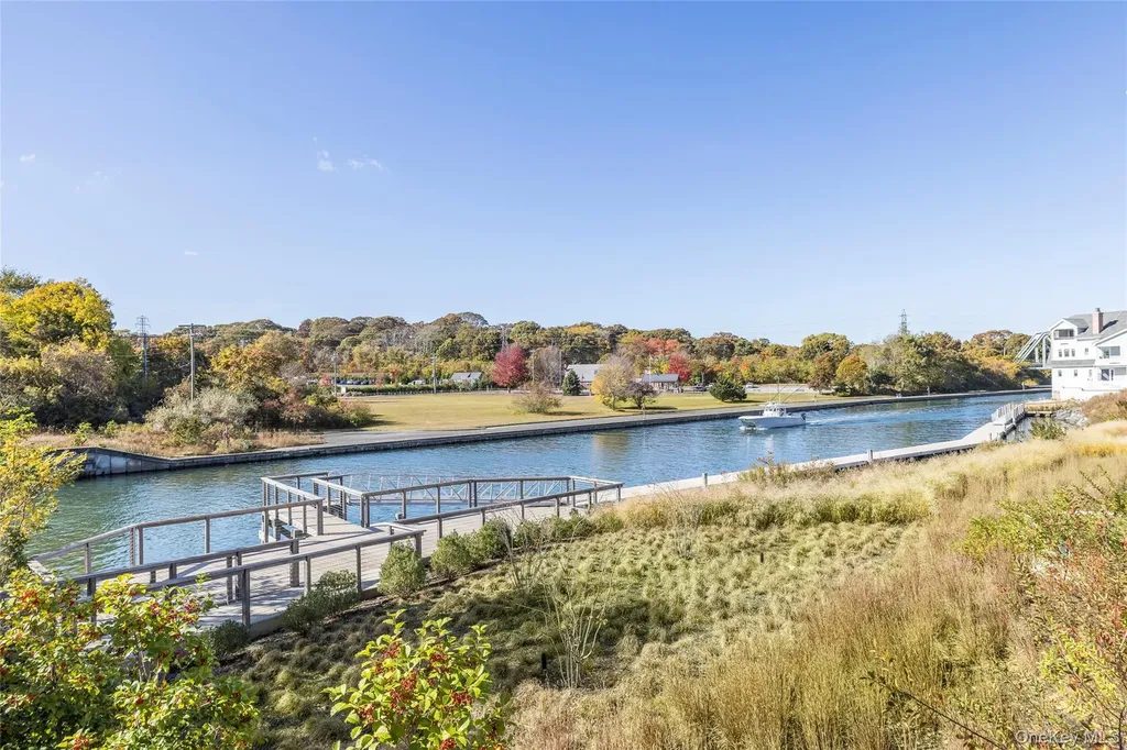 45 Old Boathouse Lane S Hampton Bays NY 11946