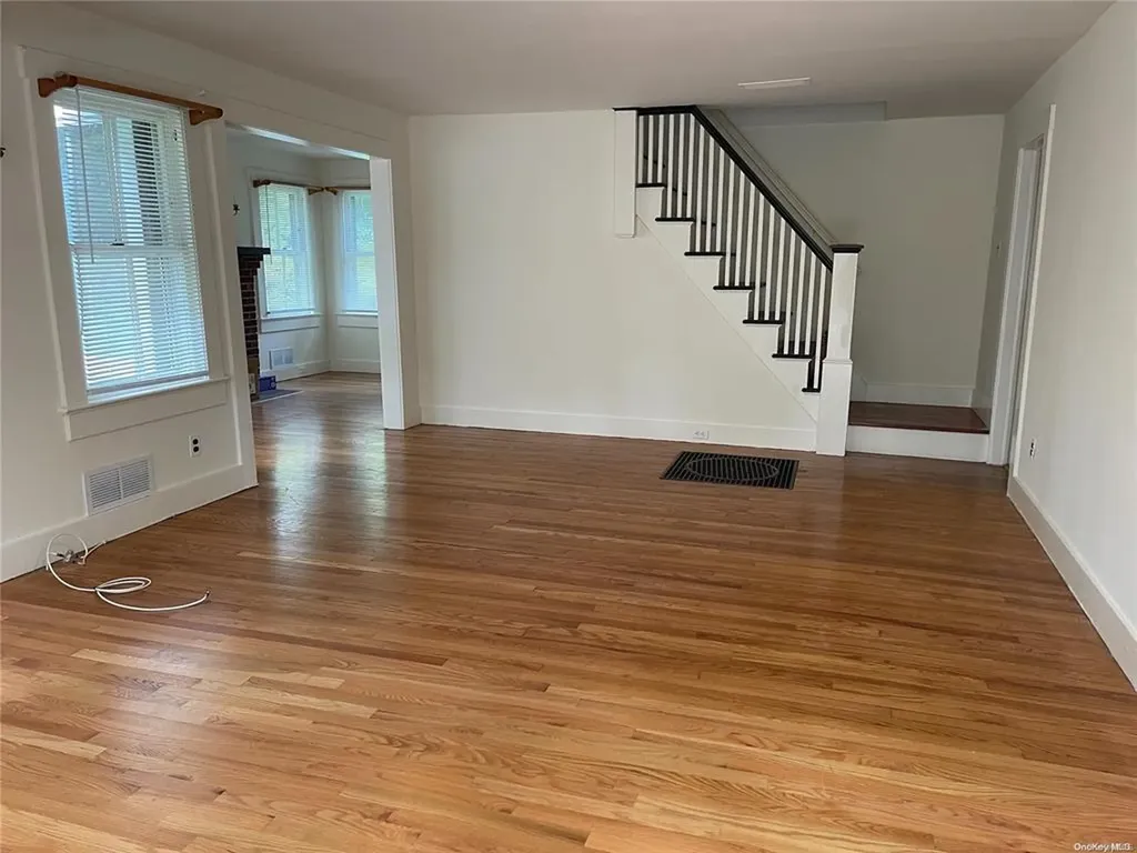 17 Poplar Avenue Stony Brook NY 11790