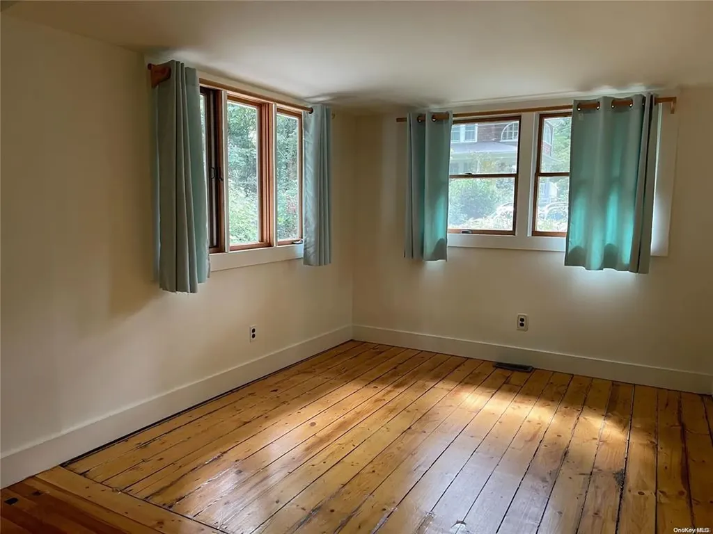 17 Poplar Avenue Stony Brook NY 11790