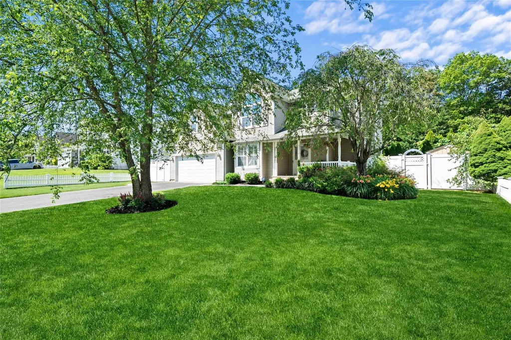 22 Tuthill Creek Drive Patchogue NY 11772