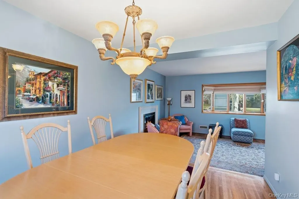 29 Munson Court Melville NY 11747