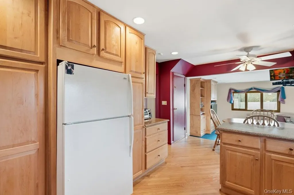 29 Munson Court Melville NY 11747