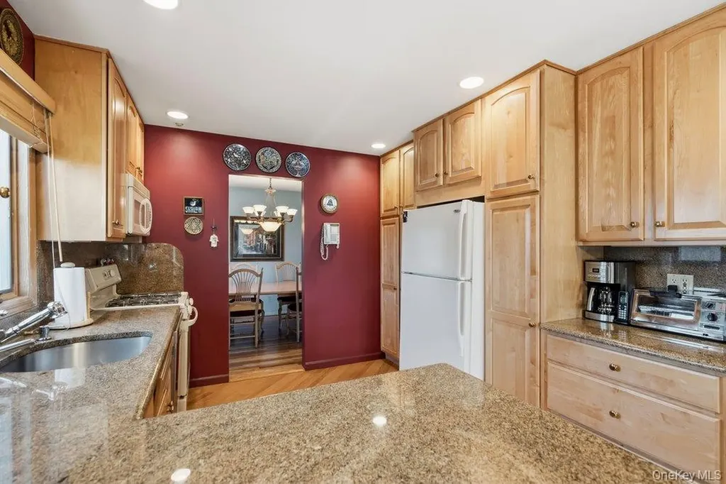 29 Munson Court Melville NY 11747